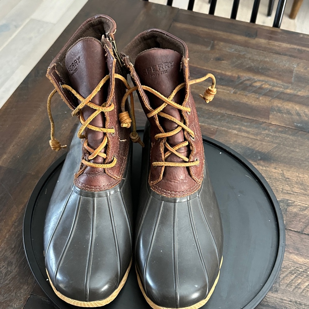 Sperry Brown and Black Women's Duck Boots with Tan Laces